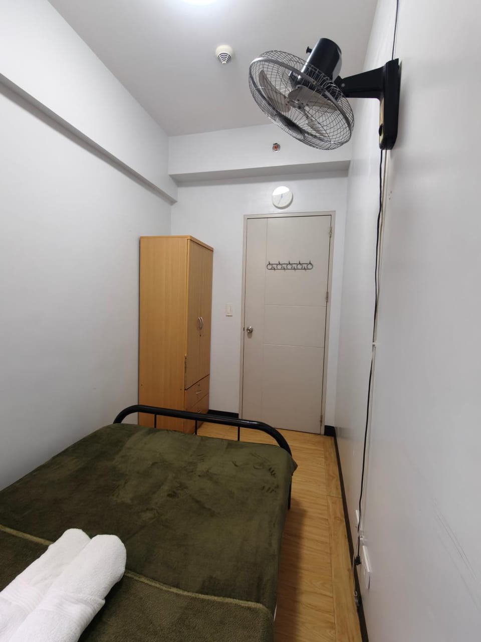 Bed, Bedroom, wardrobe, air conditioner