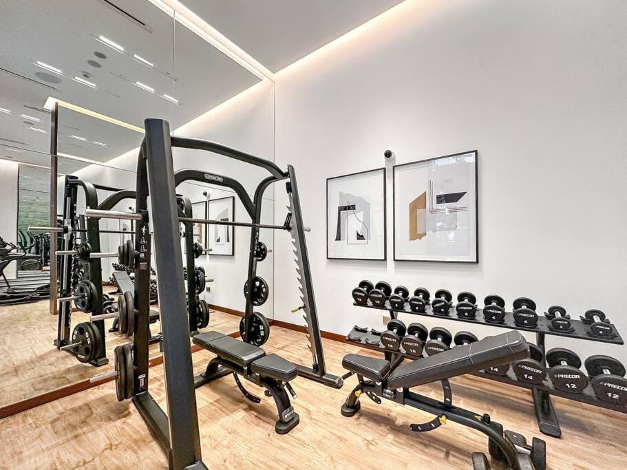 Chic 2BR Vida Stay, Creek Views & Prime Location Near Attractions Apartment in Dubai