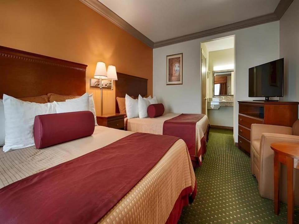 Cloverdale Wine Country Inn and Suites Hotel in Cloverdale