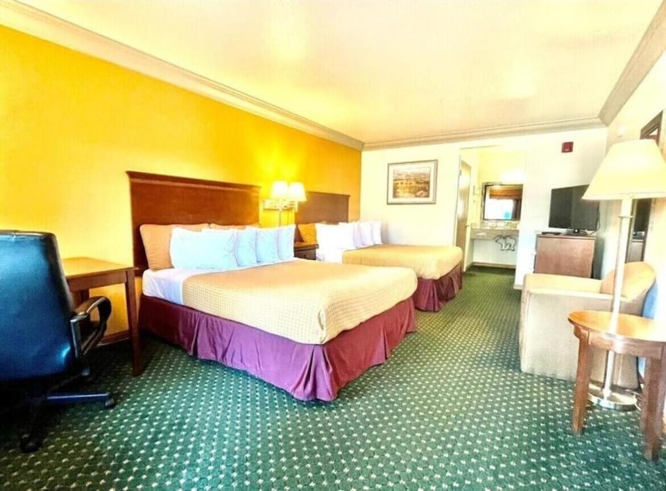 Cloverdale Wine Country Inn and Suites Hotel in Cloverdale