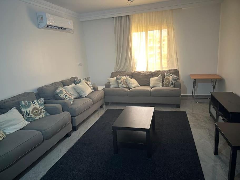 TV and multimedia, Living room, Seating area, air conditioner