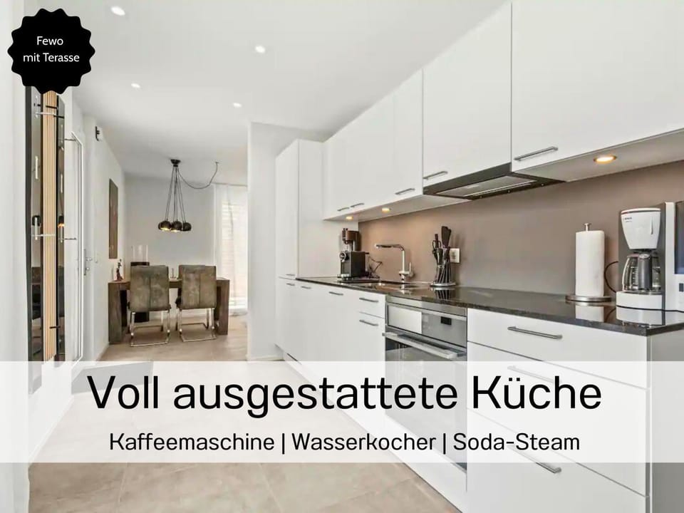 Kitchen or kitchenette, Seating area, Dining area, stove