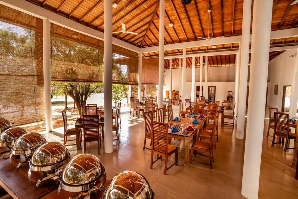 Restaurant/places to eat, Restaurant/places to eat
