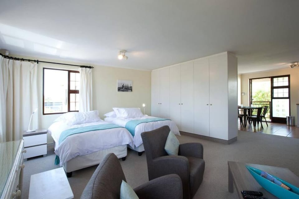 Luxury Studio sleeps up to 3 adults - Sunset Beach Apartment in Cape Town