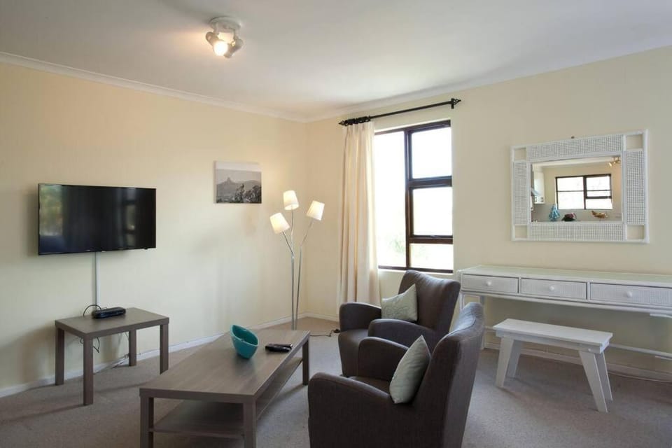 Luxury Studio sleeps up to 3 adults - Sunset Beach Apartment in Cape Town