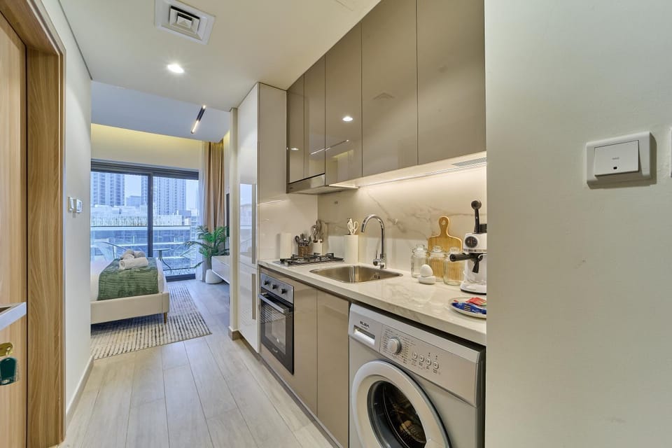 Bright Studio in Azizi Riviera Perfect Getaway Apartment in Dubai