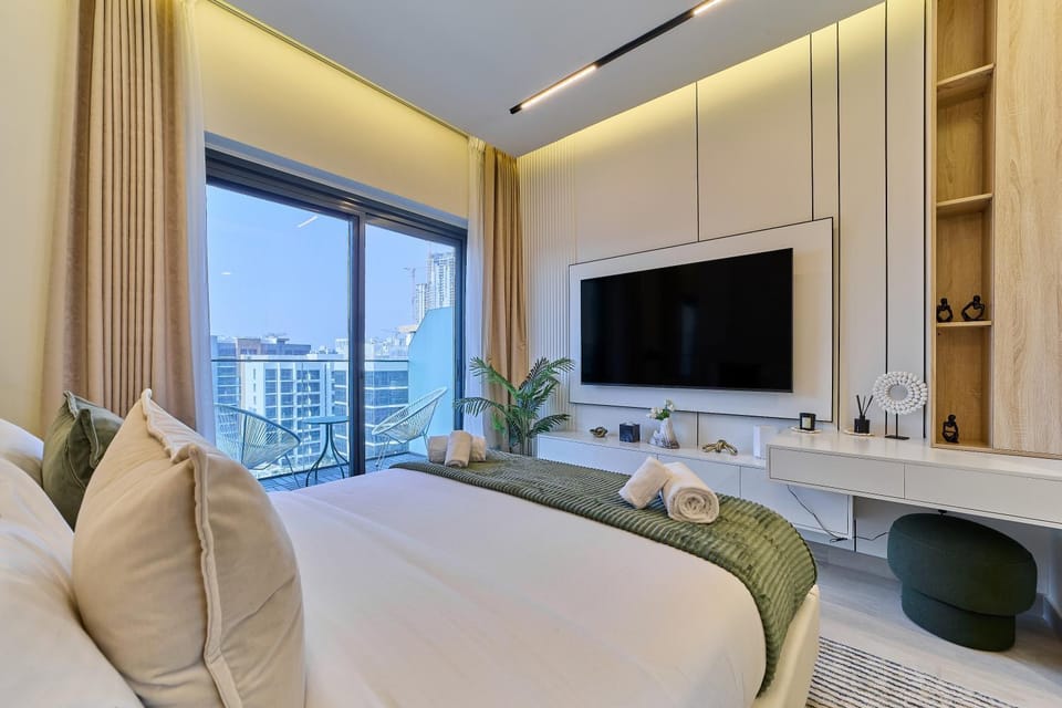 Bright Studio in Azizi Riviera Perfect Getaway Apartment in Dubai