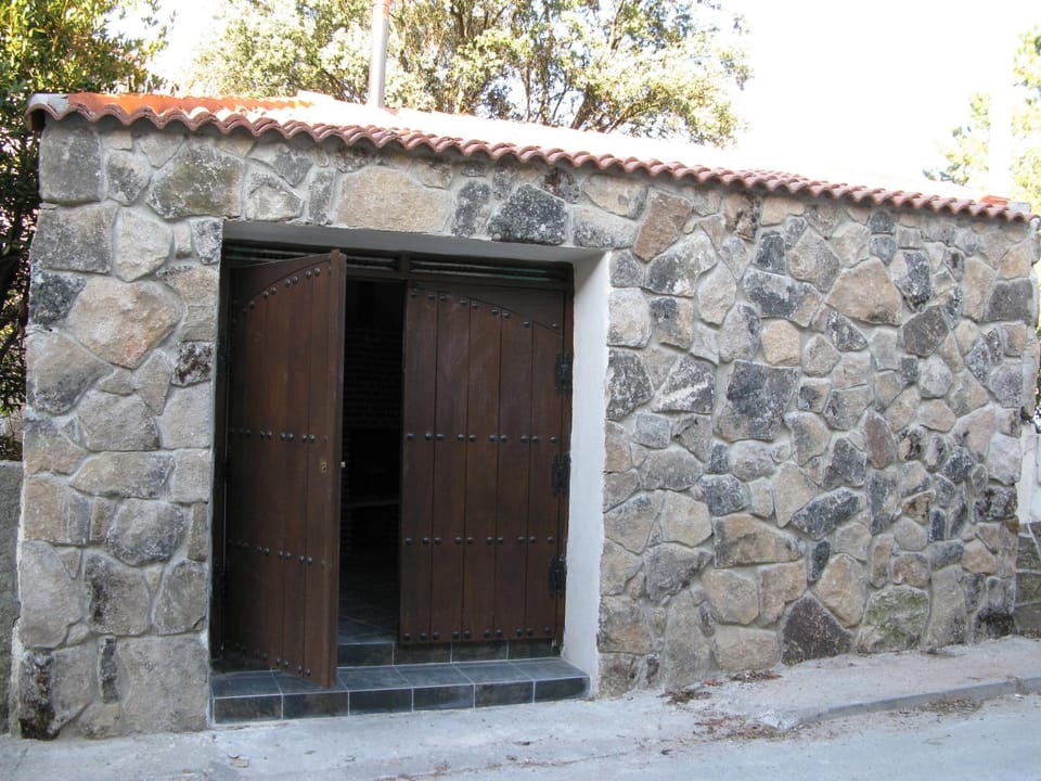 CASA DE CUCU Navaluenga House in Extremadura, Spain