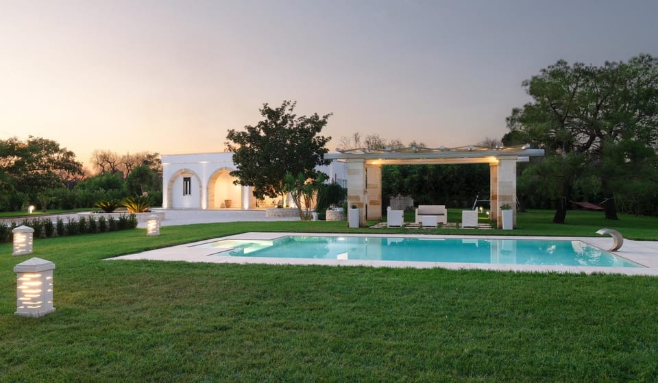 Natural landscape, Garden, Garden view, Pool view, Swimming pool, Sunrise, Sunset, sunbed