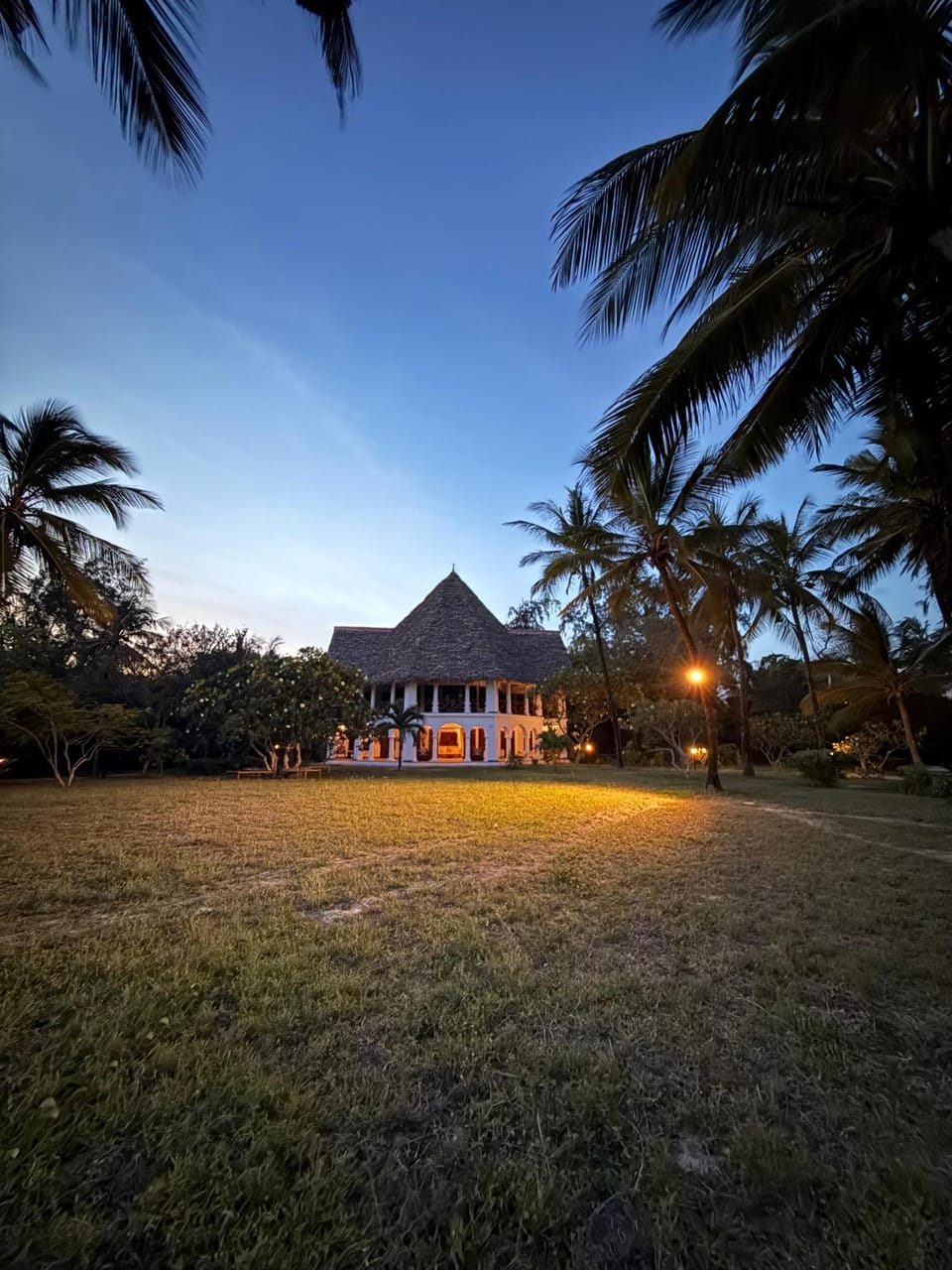 Property building, Day, Natural landscape, Garden, Garden view