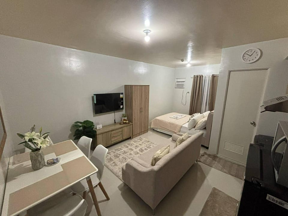 Paradise Room in Las Piñas City Apartment in Las Pinas