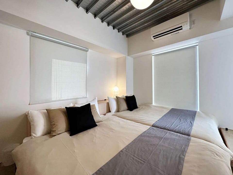 Bed, Bedroom, air conditioner