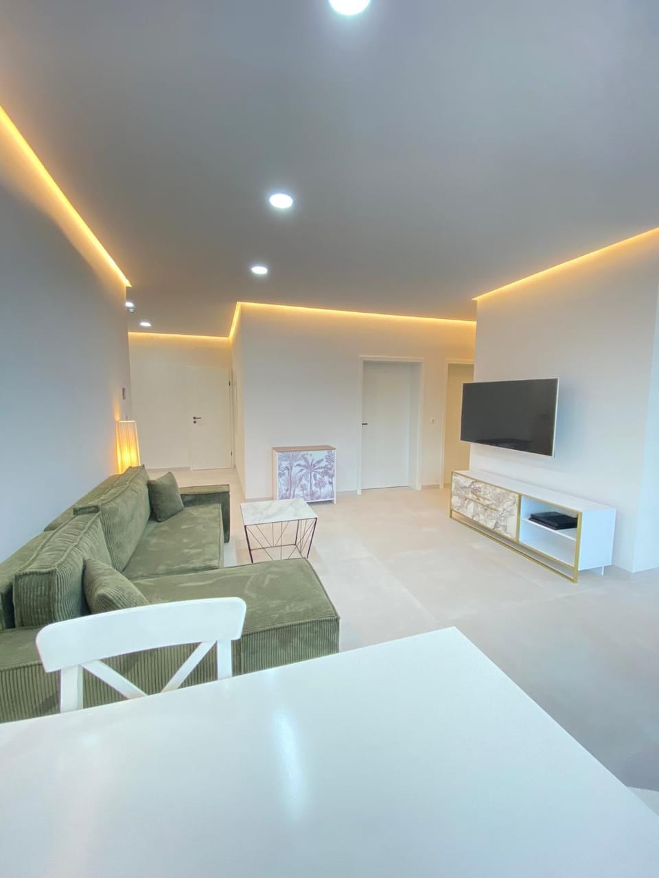 Living room, Dining area, Food