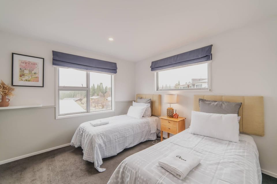 Hillside Haven Perfect Getaway in Lake Tekapo House in Lake Tekapo