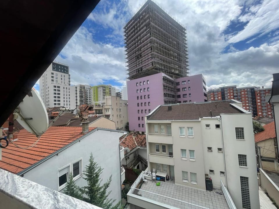Day, Neighbourhood, City view, Street view