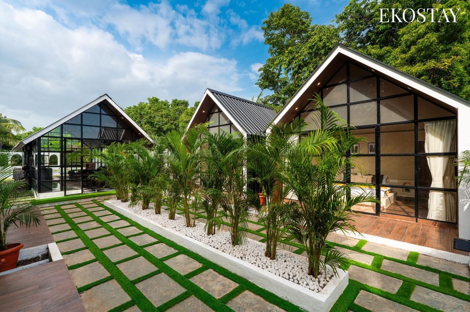 Property building, Spring, Day, Natural landscape, Garden, Garden view