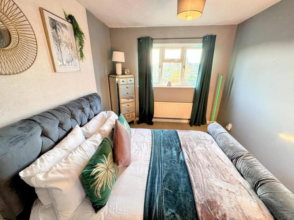 Bed, Bedroom