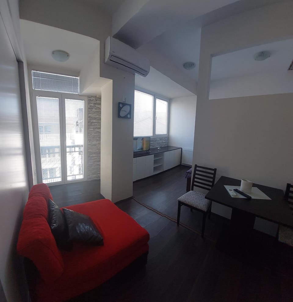Living room, Photo of the whole room, Seating area