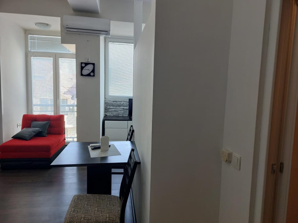 Photo of the whole room, Seating area, air conditioner