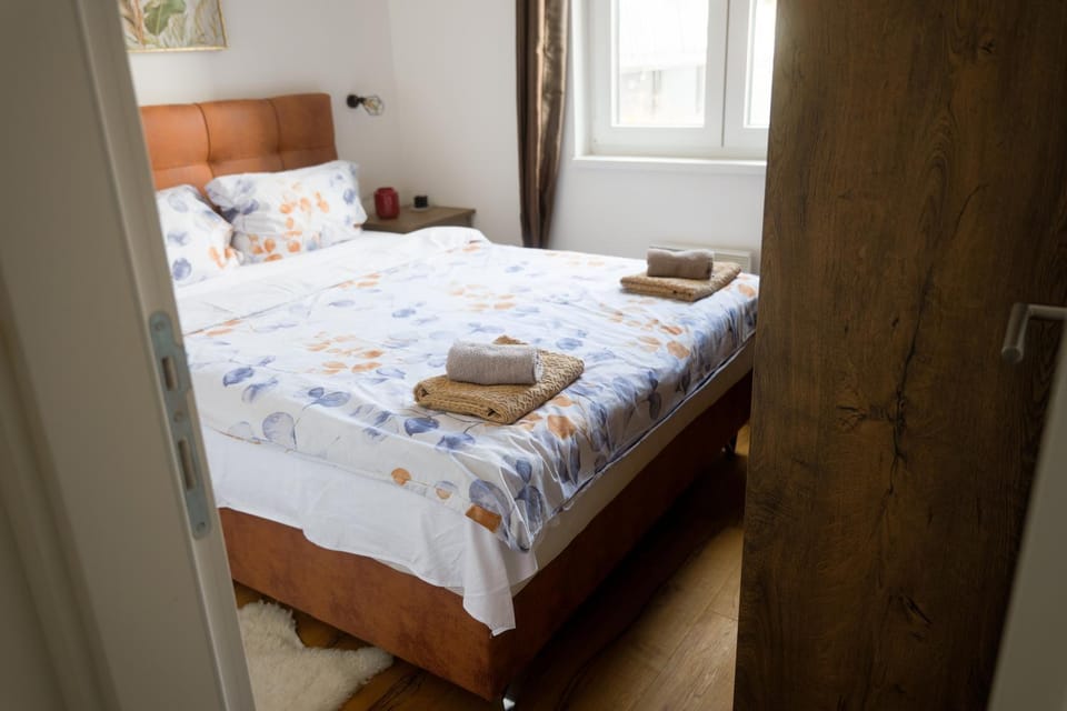 Bed, Photo of the whole room, Bedroom, towels, wardrobe