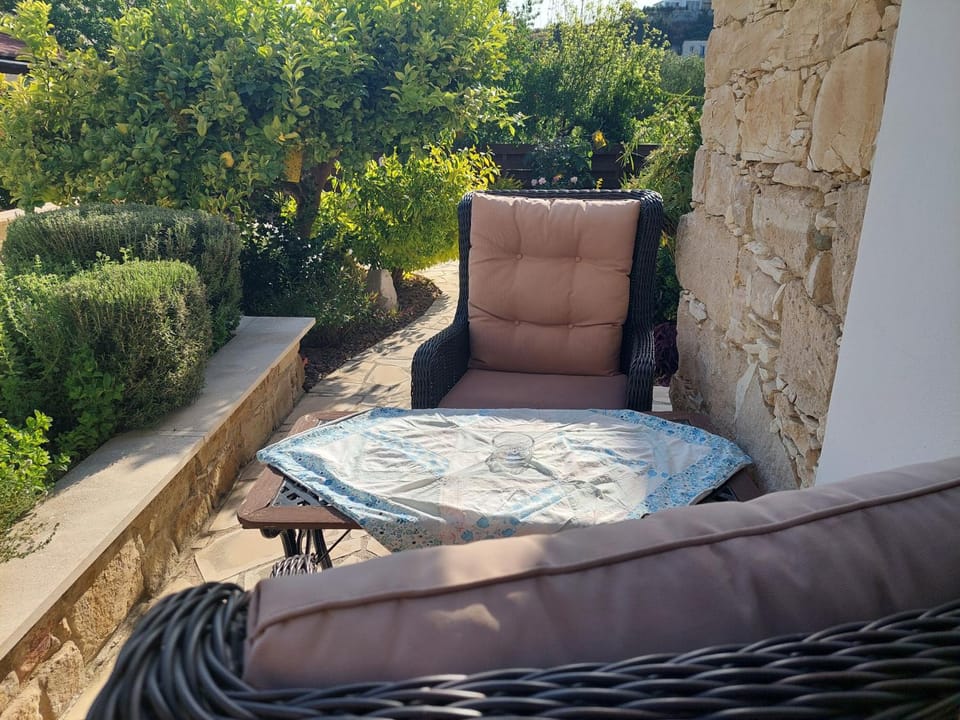 Garden, Seating area