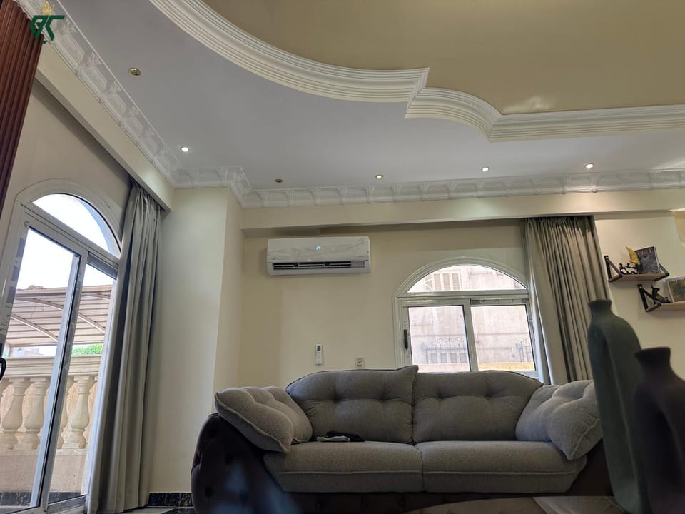 Living room, Seating area, air conditioner