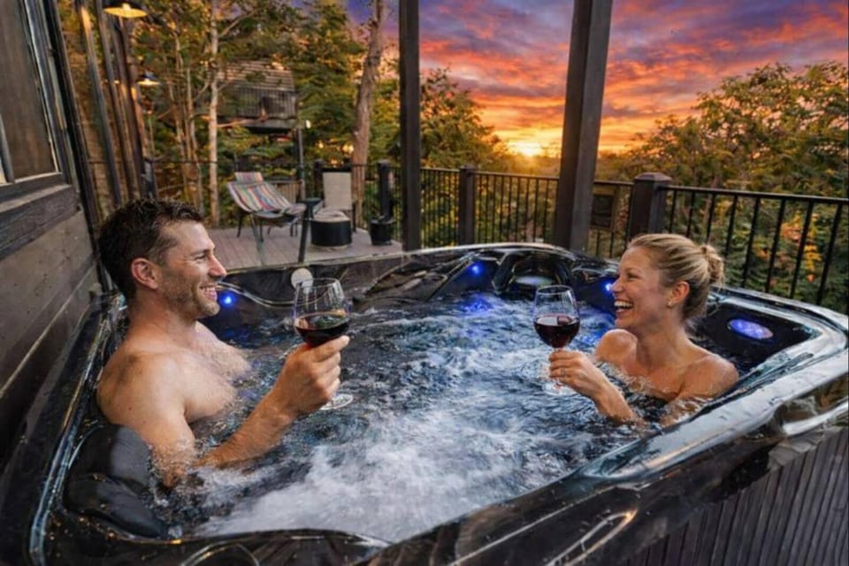 Natural landscape, Hot Tub, Guests, group of guests