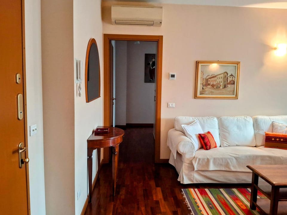 Living room, Seating area, air conditioner