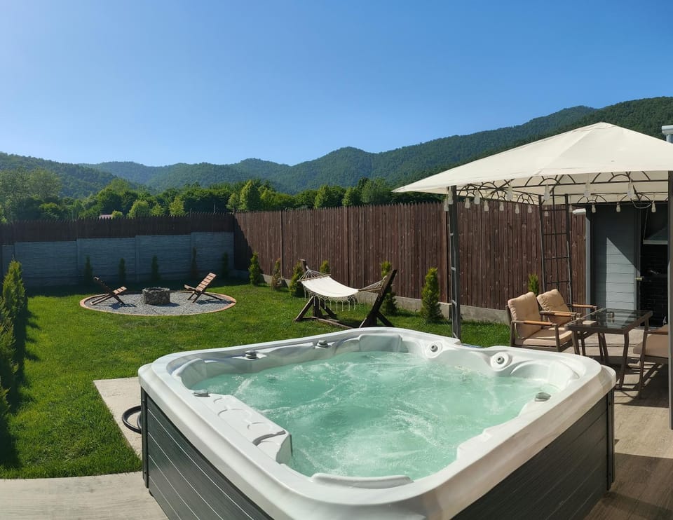 Patio, Spring, Day, Natural landscape, Garden, Hot Tub, Garden view, Mountain view