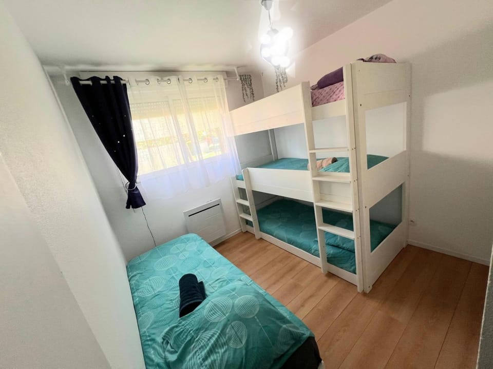 Welcome to Disneyland Paris, 1-2 bedroom, 2 parking, bus, restaurant Vacation rental in Chessy