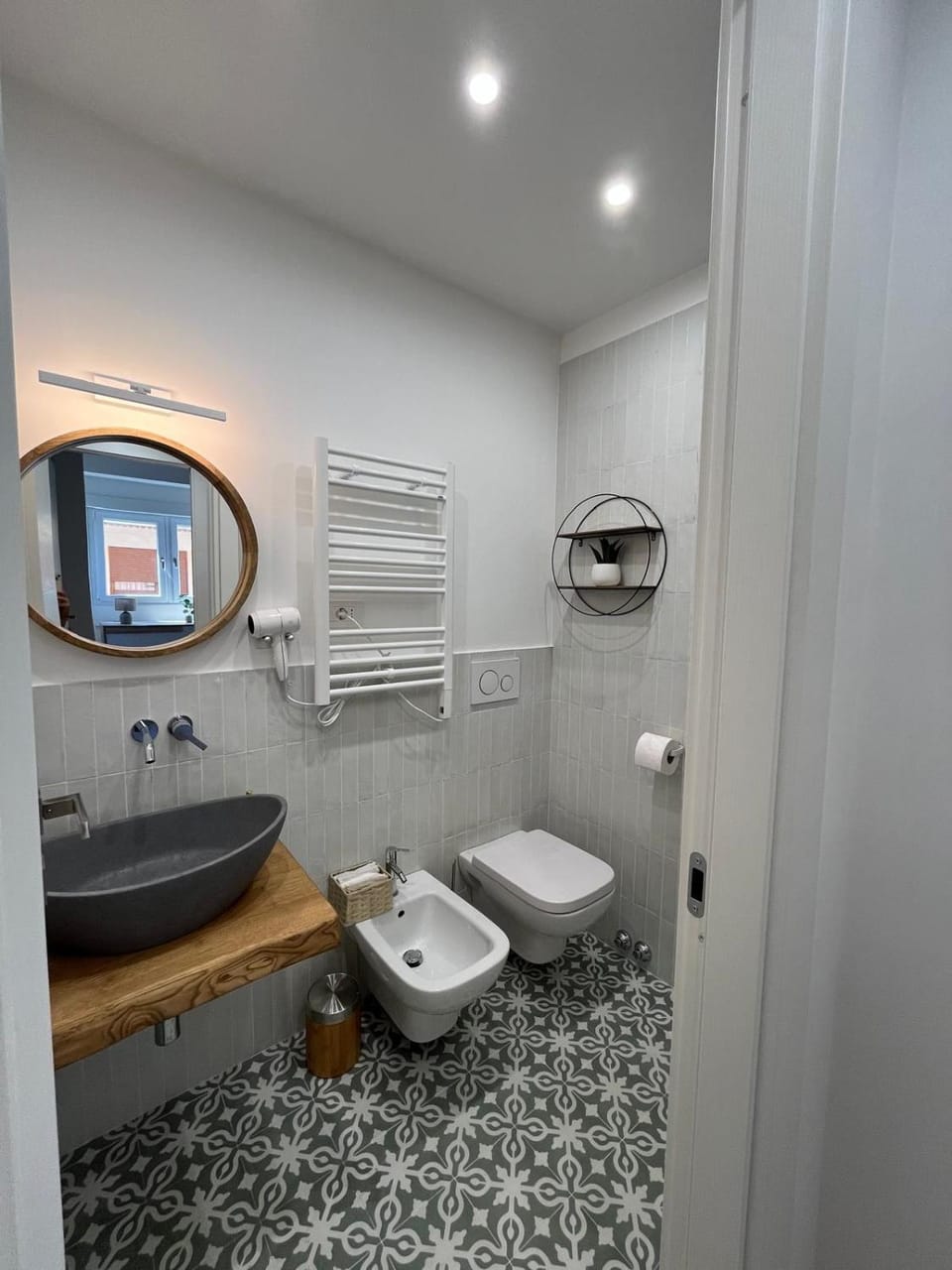 Shower, Toilet, Bathroom, bidet, towels