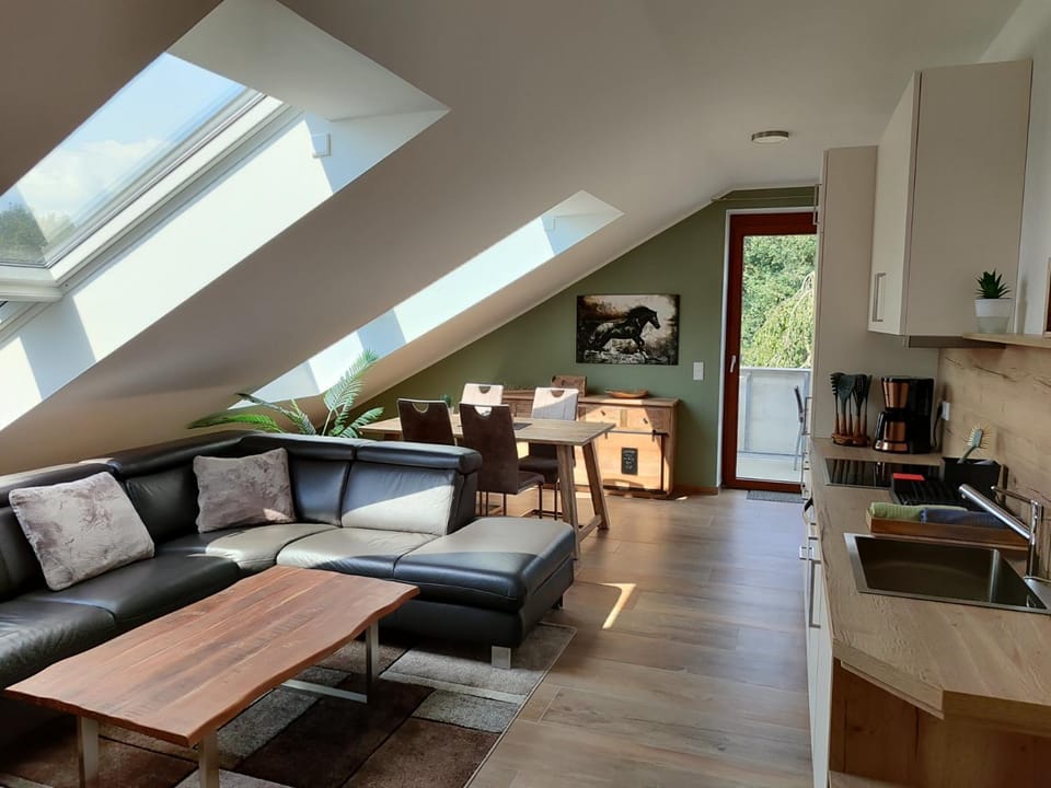 Kitchen or kitchenette, Living room, Seating area, Dining area