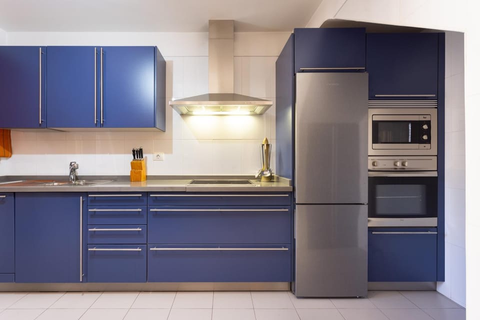 Kitchen or kitchenette, oven, stove