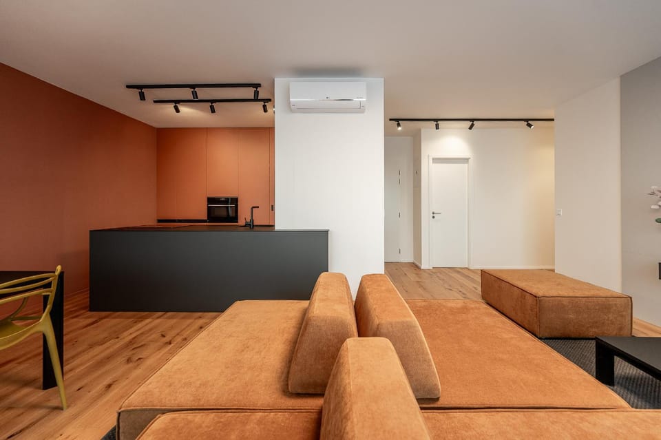 TV and multimedia, Living room, Seating area, air conditioner