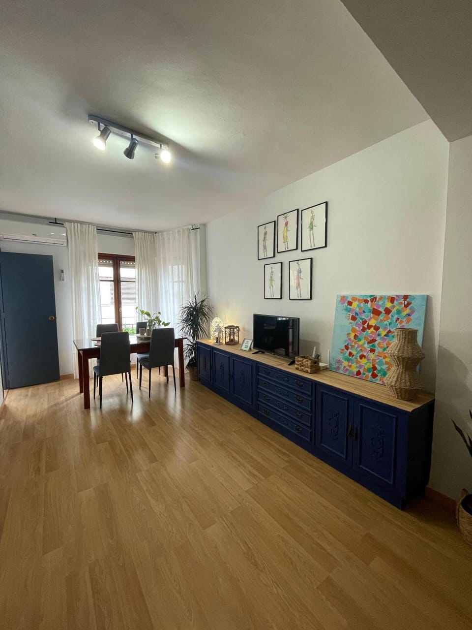 Communal lounge/ TV room, TV and multimedia, Evening entertainment