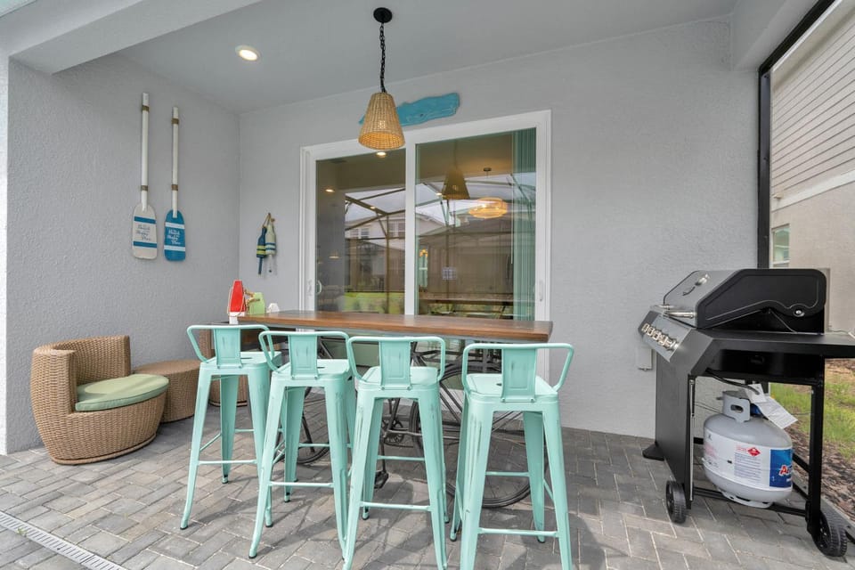 Patio, BBQ facilities, Seating area, Dining area