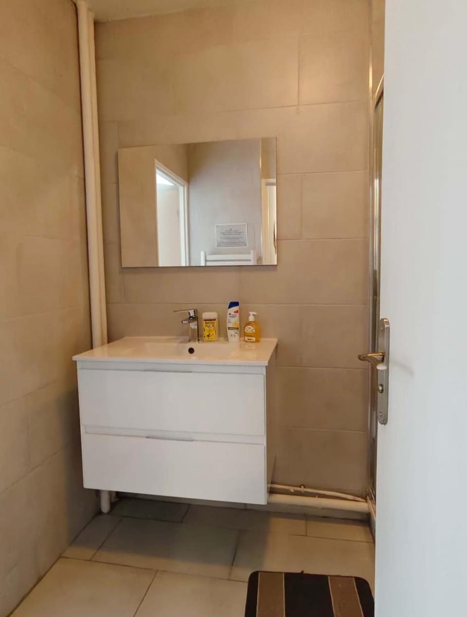 1 bedroom & salon, La Defense, Metro, parking Apartment in Puteaux
