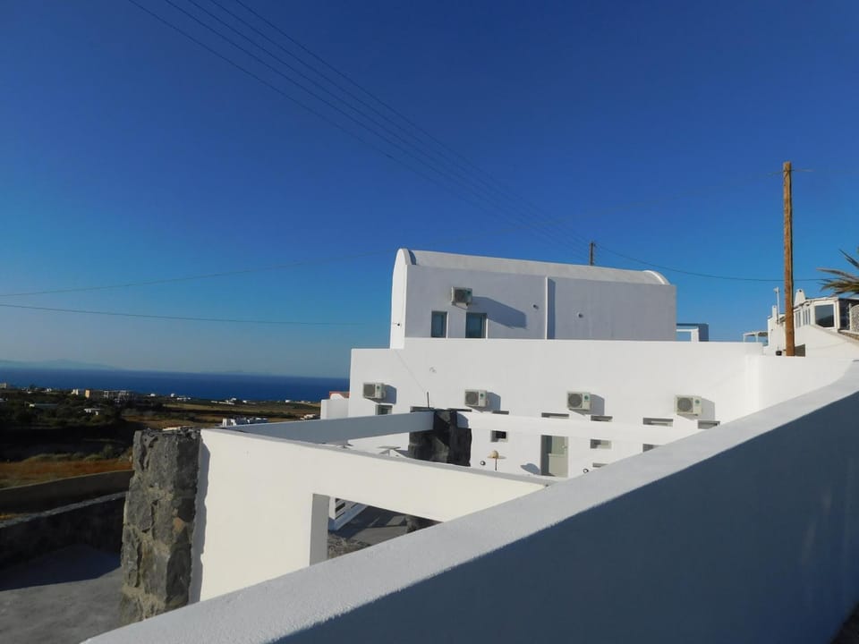 Fira Sunrise Economy Rooms Apartment in Santorini