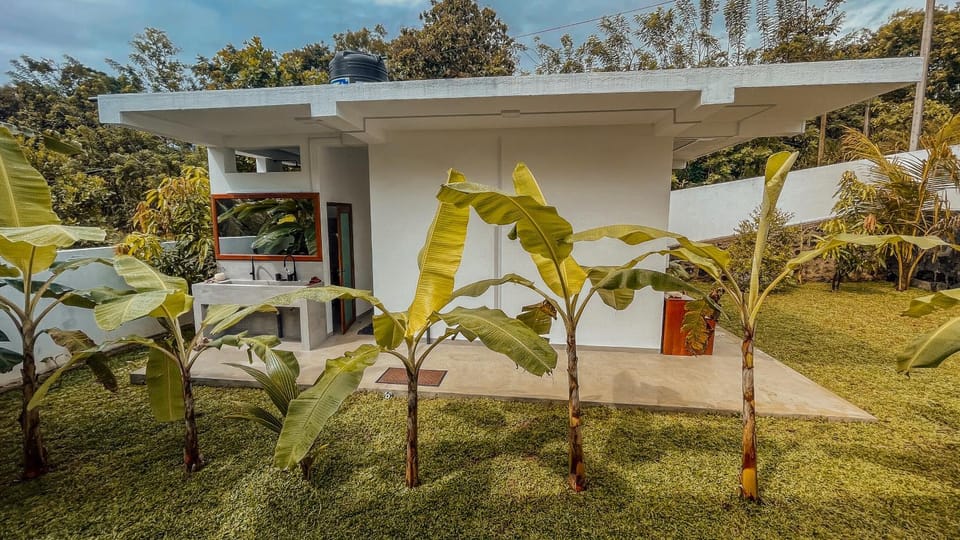 Property building, Balcony/Terrace, Seating area