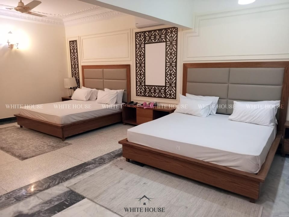 Bed, Photo of the whole room, Decorative detail, Bedroom