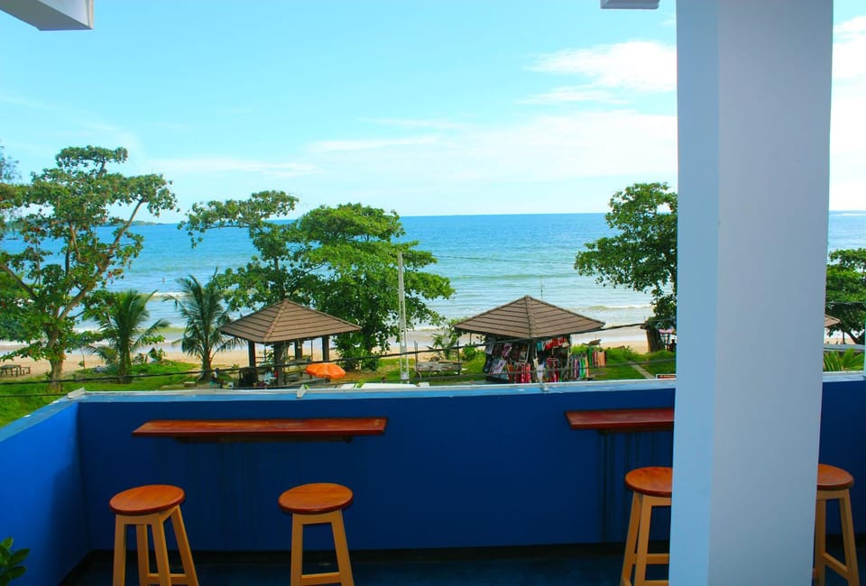 Restaurant/places to eat, Day, Natural landscape, Balcony/Terrace, Beach, Sea view