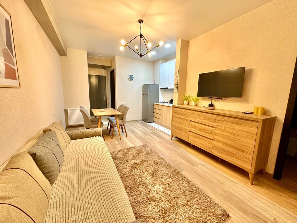 TV and multimedia, Kitchen or kitchenette, Living room, Dining area
