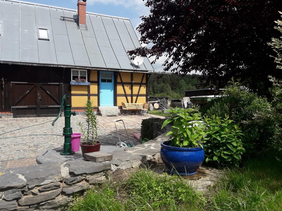 Patio, Facade/entrance