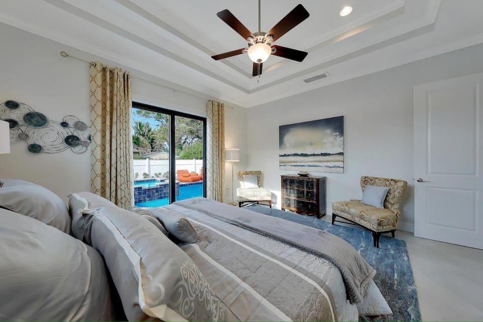 Luxury Abounds at Vanderbilt Beach Pool & Spa House in Naples Park
