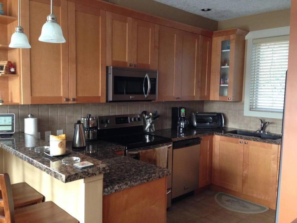 Upscale Sooke Vacation Rental House in Vancouver Island