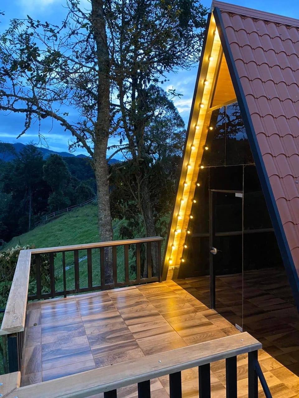 Cabañas el condor del Ruíz Farm Stay in Caldas, Colombia