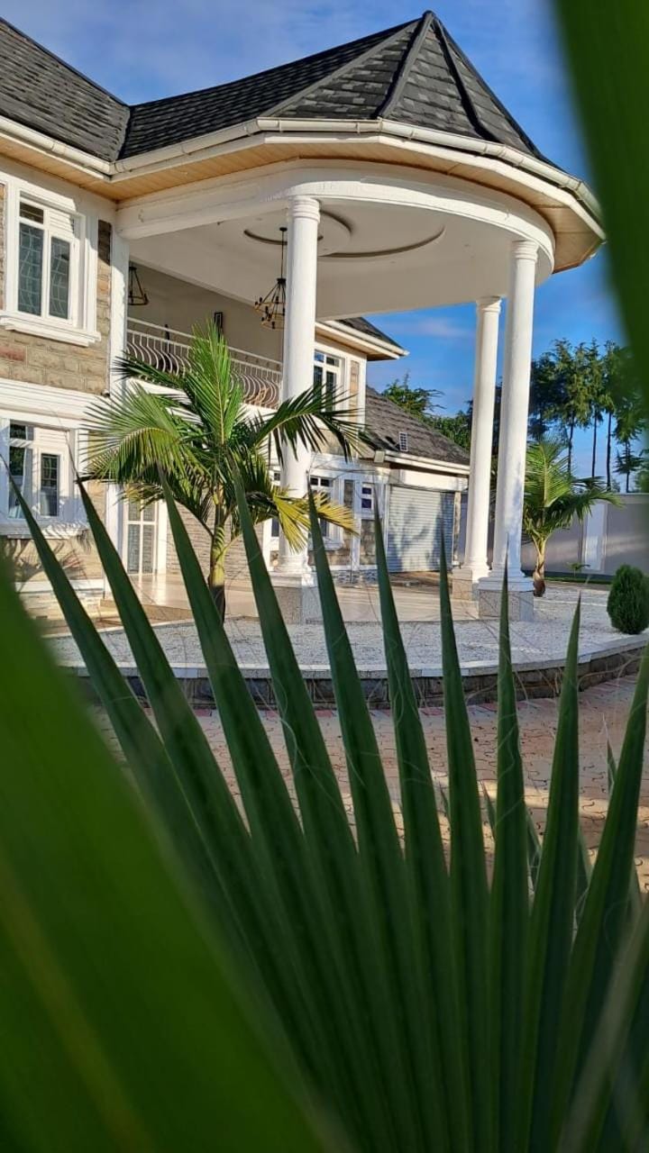 ORANA Luxury Palace House in Kenya