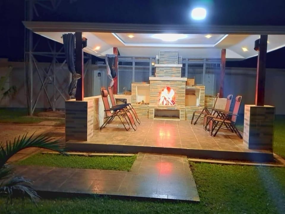 Night, Seating area