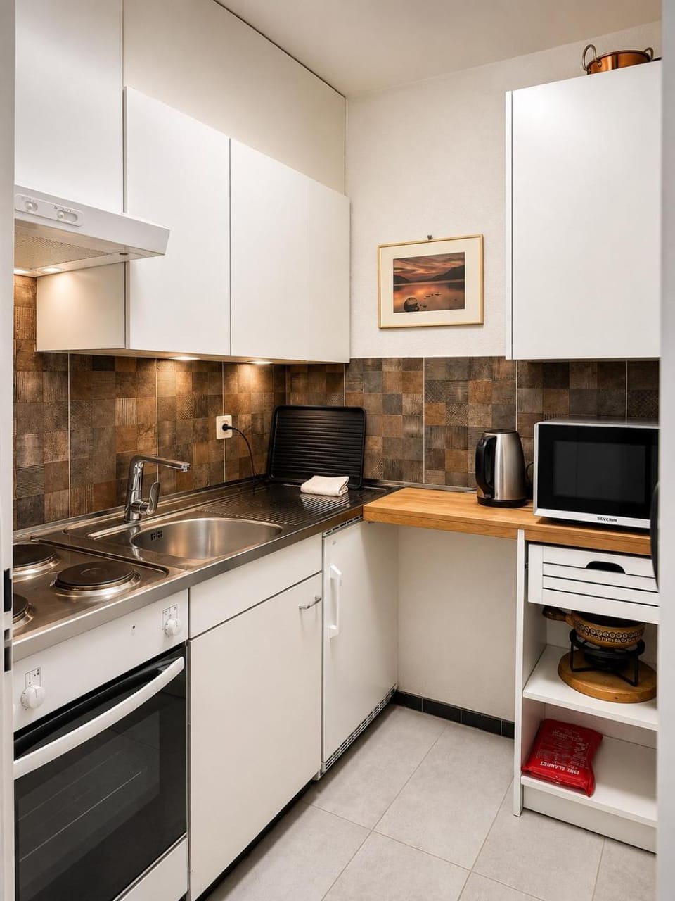 Kitchen or kitchenette