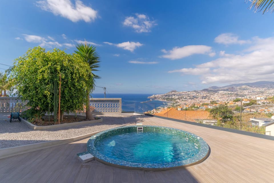 Day, Natural landscape, Pool view, Sea view, Swimming pool